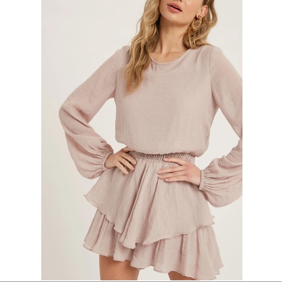 NWT Cream Apricot Romper - Picture 4 of 7